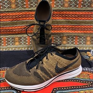 Nike Flyknit Gold/Beige 9.5